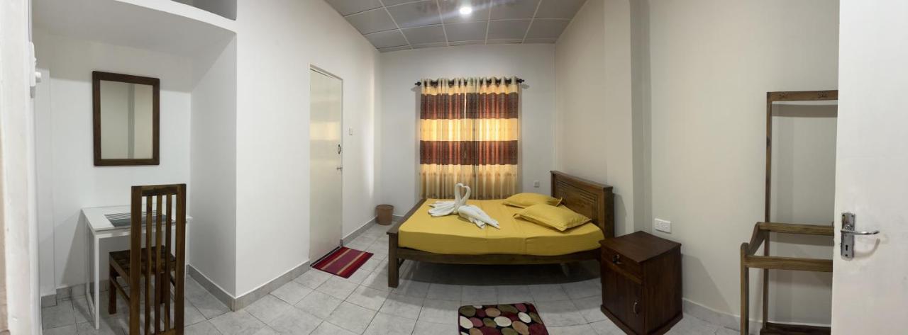 The Lake Round Guest House แคนดี้ ภายนอก รูปภาพ