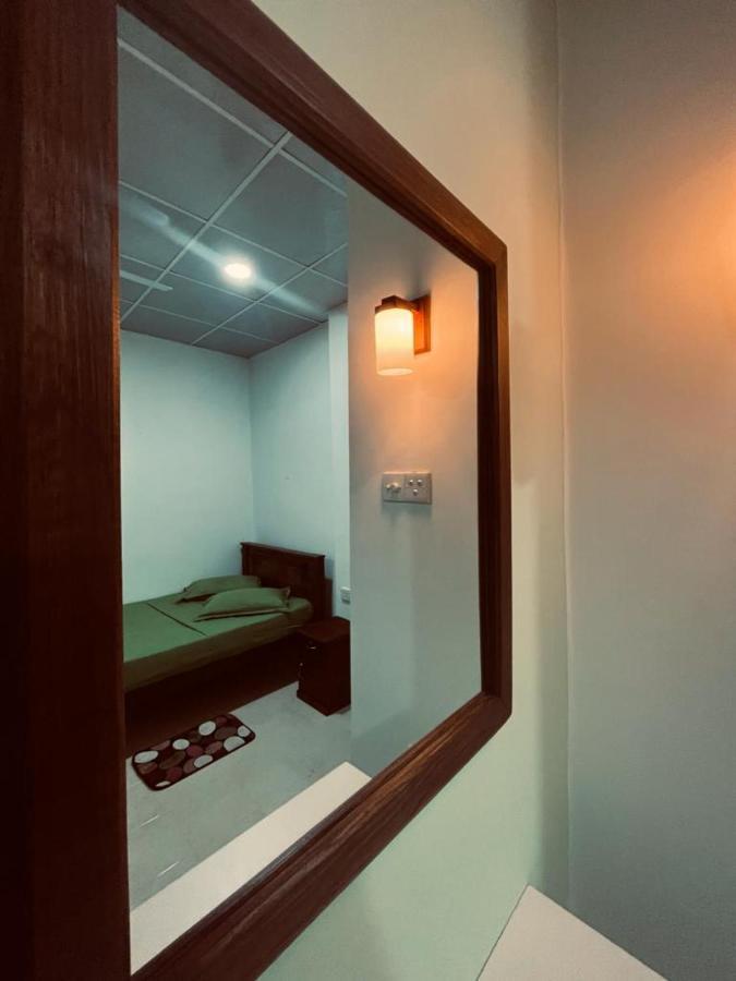 The Lake Round Guest House แคนดี้ ภายนอก รูปภาพ