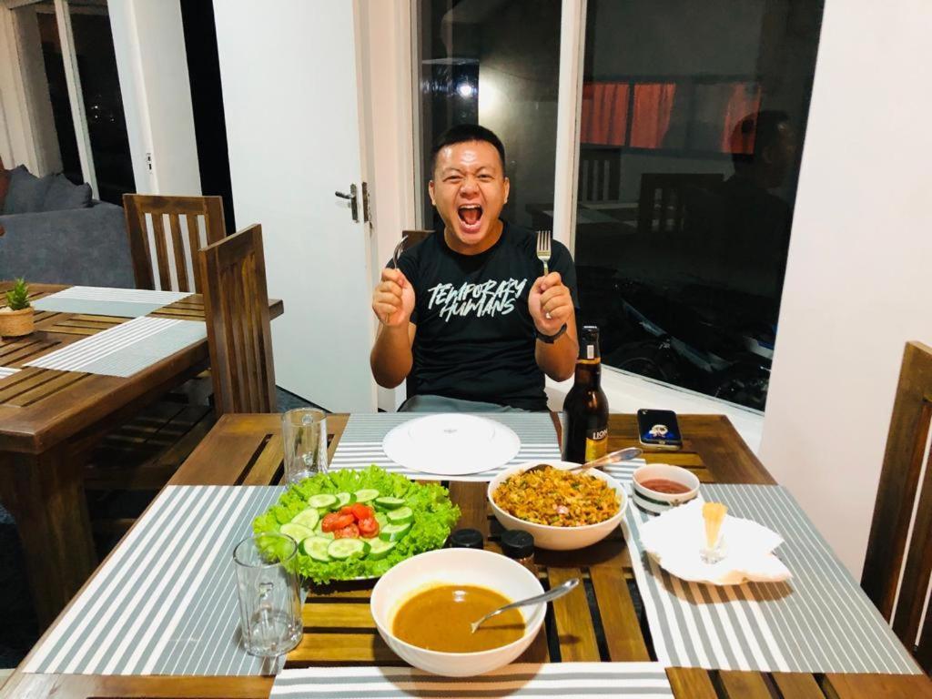 The Lake Round Guest House แคนดี้ ภายนอก รูปภาพ